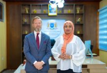 Wasiirka Qoyska iyo Xuquuqul Insaanka oo qaabishay danjiraha Sweden