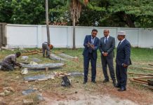 Wasiir Fiqi oo booqasho ku tagay dhismaha Safaaradda Soomaaliya ee Tanzania