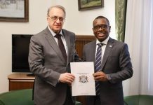 Danjire Maxamed Abuukar Subayr oo waraaqihii aqoonsiga guddoonsiiyay Xukuumadda Ruushka