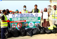 Dhallinyaro Soomaaliyeed oo xil iska saaray nadiifinta xeebta Liido