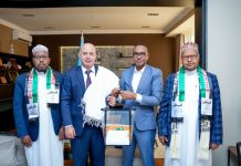 Guddoomiyaha hay’adda SoDMA oo qaabbilay safiirka Falastiin ee Soomaaliya