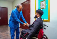 Madaxweyne Xasan Sheekh oo qaabilay Asad Xaajiyow oo dhibane u ah argagixisada