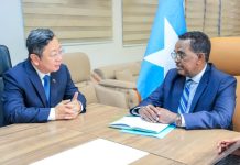 Wasiir Cali Xoosh oo qaabbilay safiirka dowladda Shiinaha u jooga Soomaaliya