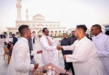 Ra’iisul wasaare ku-xigeenka dalka oo waqti la qaatay qaar ka mid ah shacabka caasimadda