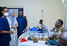 Wasiirka Qoyska XFS oo Deeqo kala duwan gaarsiisay Ciidammada Xoogga ee ku soo dhaawacmay Hawlgallada