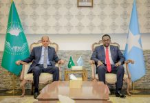 Guddoomiyaha Midowga Afrika, mudane Maxamuud Cali Yuusuf iyo wafti uu hoggaaminaayo oo Muqdisho lagu soo dhaweeyey