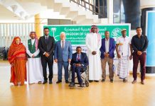 Hay’adda Gargaarka boqor Salmaan oo Qalab muhiim ah ugu deeqday Dadka Naafada ah