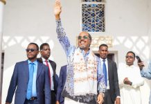 MADAXWEYNE XASAN SHEEKH OO SALAADDA CIIDDA KULA OOGAY KUMANNAAN SHACAB AH MASJIDKA ISBAHAYSIGA ISLAAMKA.