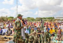 R/ Wasaare Xamsa oo salaaddii ciidda la oogay ciidan iyo shacab ku sugan Sh/Hoose