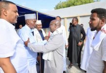 Guddoomiyaha Gobolka Banaadir oo Tacsi ugu tagay Qoyska iyo ehelada uu ka geeriyooday Nabadoon Xaaji Geedi Shadoor