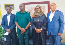 Danjiraha Soomaaliya ee Uganda oo la kulantay agaasimaha hay’adda socdaalka dalkaas