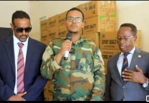 Mas’uuliyiin ka tirsan Dowladda oo deeqa dawo ah gaarsiiyay isbitaalka Xoogga Dalka