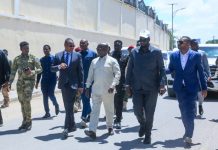 Ra’iisul Wasaare ku xigeenka labaad oo uu wehliyo Duqa Muqdisho ayaa Dhagax-dhigay dhismaha waddada Nasiib Buundo