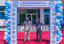 Madaxweyne Xasan Sheekh oo xariga ka jaray dhismaha wasaaradda Awqaafta iyo arrimaha Islaamka