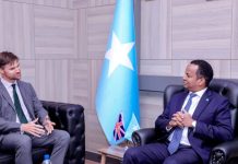 Wasiirka arrimaha dibadda oo qaabilay safiirka Ingiriiska