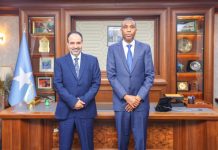 Ra’iisul Wasaaraha XFS oo xafiikiisa ku qaabilay danjiraha Ururka Jaamacadda Carabta u qaabilsan Soomaaliya