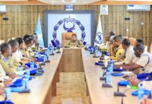 Taliyaha Booliiska oo shir guddoomiyey kulanka hoggaanada Booliiska