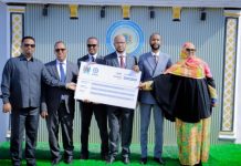 Guddiga Gurmadka Abaaraha gobolka Awdal oo deeq lacag ah la wareegay