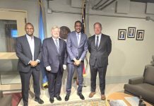 Agaasimaha Hay’adda Socdaalka iyo Jinsiyadda oo la kulmay Safiirka Mareykanka