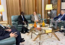 Wasiirka ganacsiga oo gaaray Aljeeriya