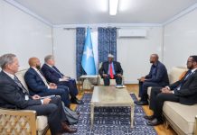 Guddoomiyaha Golaha Shacabka oo la kulmay Safiirka Dowladda Mareykanka u qaabilsan Soomaaliya