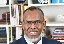 Maareeyaha Dekadda Muqdisho oo Shaqaalaha kala hadlay dar-dargelinta howlaha shaqo ee Qaranka