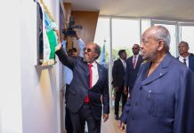 Madaxweyne Xasan Sheekh iyo dhiggiisa dalka Jabuuti oo si wadajir ah xarigga uga jaray dhismaha Taaladda Nabadda