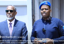 Booliska oo qabtay konteenar ay ku jiraan waxyaabaha maanka dooriya