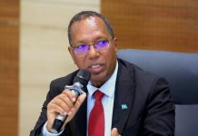 Wasiirka Howlaha Guud oo sheegay in Muqdisho laga hirgelin doono waddooyin tayo leh iyo biya mareenno waara