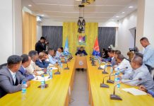 Duqa Muqdisho oo guddoomiyay kulan looga hadlayay amniga