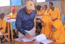 Wasiir Cadaay oo kormeeray dugsiyada degmada Matabaan