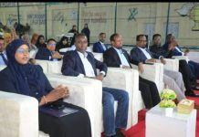 Wasiirka Caafimaadka oo xilka u kala warejiyay Agaasimaha cusub ee isbitaal Banaadir iyo Agaasimihii hore