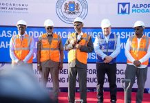 Wasiirka Wasaaradda Dekedaha XFS oo maanta dhagax dhigay mashruuca dhismaha waddooyinka Dekedda Muqdisho