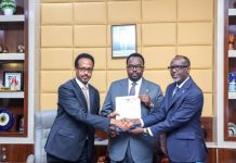 Ra’iisul Wasaare Ku-xigeenka XJFS oo xilka u kala wareejiyay Wasiirrada Ganacsiga