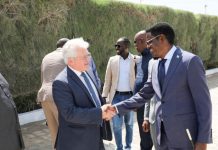 Wasiirka Amniga Gudaha ayaa Hey’adda UNDP kala wareegay gaadiid loogu talagalay hay’adaha amniga