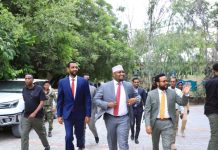 Wasiirro ka tirsan xukuumadda oo kormeeray degmooyinka gobolka Banaadir oo kaarka codbixinta laga qaadanayo