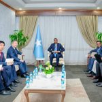 Raiisul Wasaaraha XJFS Mudane Xamsa ayaa xafiskiisa ku qaabilay safiirka Dowladda Shiinaha ee u jooga Soomaaliya