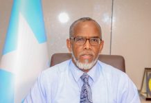 Maareeyaha dekeda Muqdisho oo hambalyo u diray shacabkii ka qayb qaatay codaynta doorashada