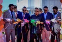 Guddoomiyaha Gobolka Banaadir ayaa Maanta xarigga ka jaray Baakin casri ah oo laga Hirgeliyey Xayndaabka Garoonka Diyaaradaha Aadan Cadde