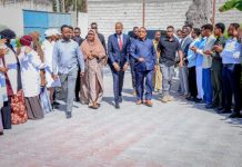 Guddoomiyaha Gobolka Banaadir oo ka qeyb galay Munaasabad lagu wareejinayey Agab caafimaad