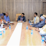 Agaasimaha Guud ee Wasaaradda Arimaha Gudah oo Kulan Wadatashi ah la yeeshay qaar ka mid ah Odayaasha dhaqanka Soomaaliyeed