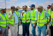 Wasiirka hawlaha guud XFS oo kormeeray dhismaha jidadka ka socda Dhuusamareeb