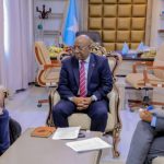 Wasiirka Warfaafinta oo Xafiiskiisa ku qaabilay Wakiilka Hay’adda Horumarinta Qaramada Midoobay ee Soomaaliya