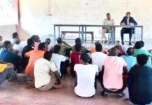 Safiirka u jooga Soomaaliya Dalka Hindiya oo Xabsiga ku booqday Muwaadiniin Soomaaliyeed oo muddo ku xiran halkaas