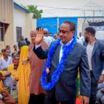 Guddoomiyaha Gobolka Banaadir oo Ciid-Siin iyo Taakuleyn Gaarsiiyay Dugsiga Agoonta Wiilasha ee Degmada Kaaraan