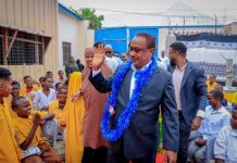 Guddoomiyaha Gobolka Banaadir oo Ciid-Siin iyo Taakuleyn Gaarsiiyay Dugsiga Agoonta Wiilasha ee Degmada Kaaraan