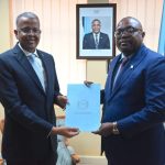 Safiirka aan deganeyn ee Botswana oo waraaqaha aqoonsiga laga guddoomay