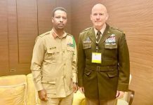 Taliyaha ciidanka dhulka oo la kulmay Taliyaha Ciidamada Mareykanka ee Geeska Afrika