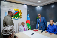 Hoggaamiyaha KMG ah ee Koonfur Galbeed oo ka qeybgalay xaflad lagu dhaariyay Wasiirka cusub ee Amniga Gudaha