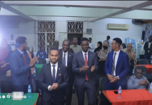 Xubnaha Safaaradda Soomaaliya ee Uganda oo dhiirigaliyay arday ka baxday jaamacadaha Makerere